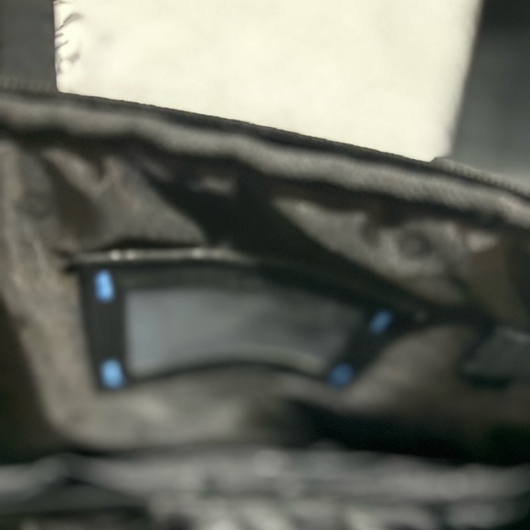 NWT black HP laptop case with handle and shoulder pad - Picture 10 of 15